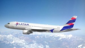 LATAM extiende su reprogramación de vuelos hasta el 21 de abril.